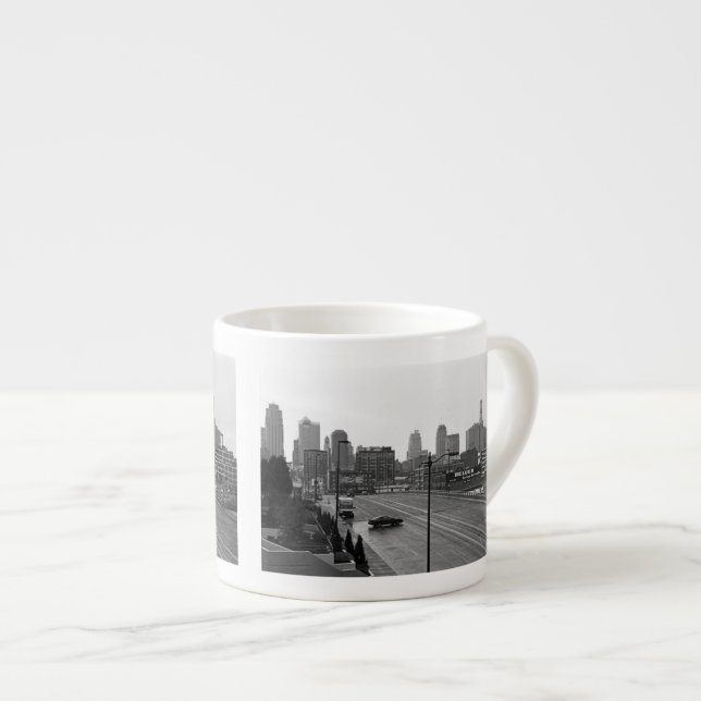 Tasse Expresso Centre-ville de Kansas City Skyline - Photo noir e (Devant droit)