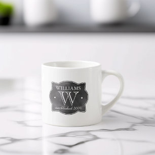 Tasse Expresso Chalkboard Style Nom de famille et monogramme