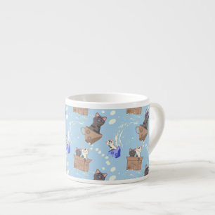 Tasse Expresso Chats en boîte et gouttes de lait sur bleu