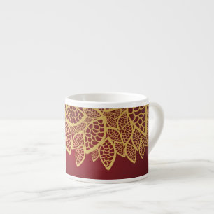 Tasse Expresso Dentelle d'or de feuille sur l'arrière - plan
