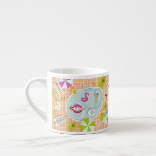 Tasse Expresso Filles en bikini et garçons jouant à un jeu de pis