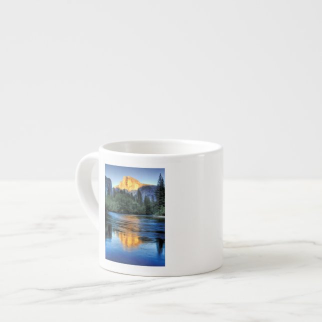 Tasse Expresso Lumière d'or sur demi de dôme (Devant gauche)