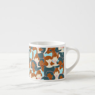 Tasse Expresso Motif sans couture avec filles noires et blanches
