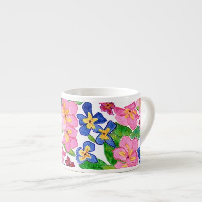 Tasse Expresso Rose, Crimson et Blue Primroses Floral sur Blanc (Devant droit)