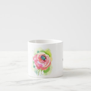 Tasse Expresso une rose délicate et un coléoptère dormant dedans