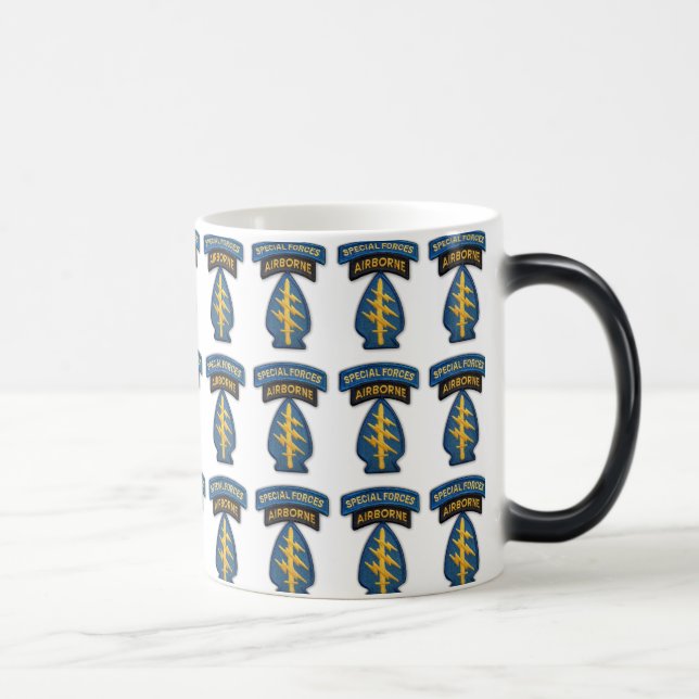 Tasse Flecken der grünen Barette der speziellen (Rechts)