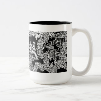 Tasse florale abstraite en noir et blanc