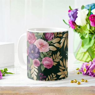 Tasse florale aquarelle avec accents dorés