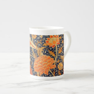 Tasse florale de porcelaine tendre de William