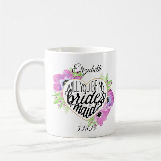 Tasse florale de proposition de demoiselle