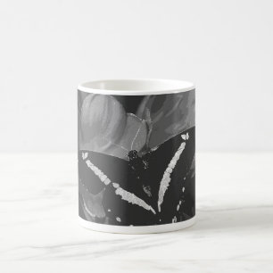 Tasse Flutter Charm - Elegante Schmetterlinge für
