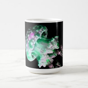 Tasse für das Monogramm von Grüngelbfischen