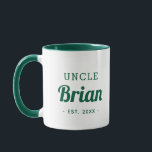 Tasse für personalisierte Onkel<br><div class="desc">Modernes, minimalistisches Typografie-Design, personalisiert mit dem Namen des Onkels und etablierten Datum oder jedem anderen benutzerdefinierten Text. Perfekter, maßgeschneiderter Sake für neue Tanten, Onkel oder andere Familienmitglieder, um Sie zu verkünden! Klicken Sie auf Anpassen, um Schriftart und Farben zu ändern und eigene Texte und Fotos hinzuzufügen. Fügen Sie einen anderen...</div>
