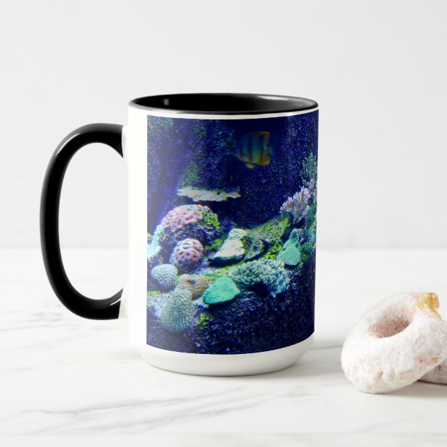 Tasse für tropische Fische und farbenfrohe Koralle (Mit Donut)