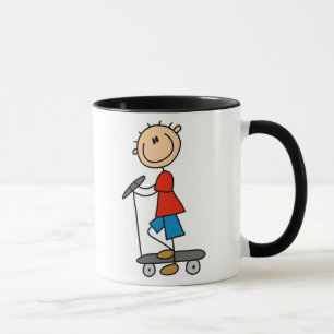 Tasse Garçon de bâton sur le scooter