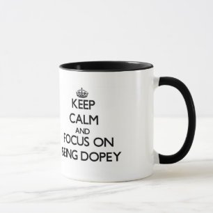 Tasse Gardez le calme et le foyer sur être stupéfié