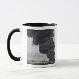 Tasse Gathered a concentré des brûlures d'huile