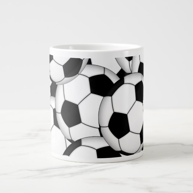 Tasse Géante Collage de balle de football (Devant)