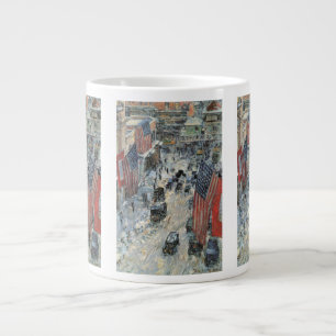 Tasse Géante Drapeaux sur la 57e Rue par Frederick Childe Hassa