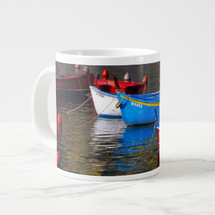 Tasse Géante Europe, Italie, Cinque Terry, bateaux à Vernazza