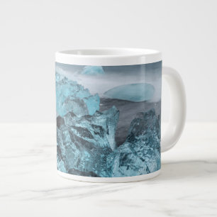 Tasse Géante Glace bleue sur la plage, paysage marin, Islande