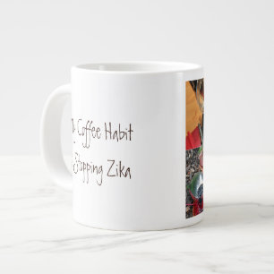 Tasse Géante L'habitude du café arrête Zika par RoseWrites