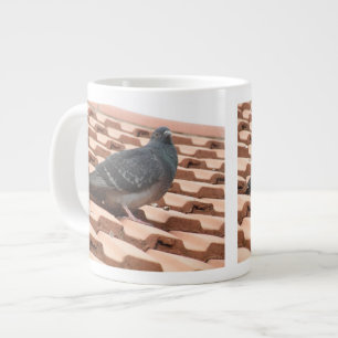 Tasse Géante Pigeon Mug sur le toit