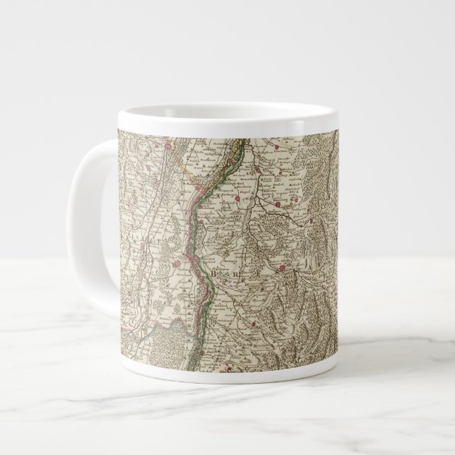 Tasse Géante Vallée du Rhin, France (Devant gauche)