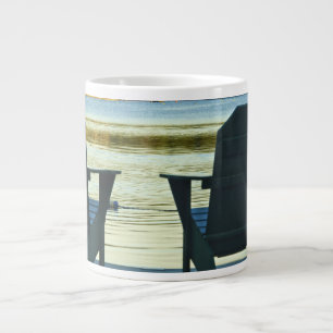 Tasse Géante Vue des chaises d'Adirondack dans l'Adirondacks,