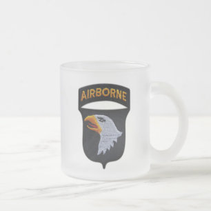 Tasse Givré 101e division aéroportée de l'ABN hurlant sur des 