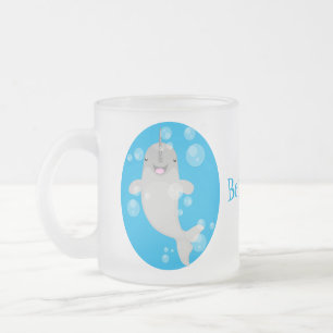 Tasse Givré Caricature de bulles de narval joyeux