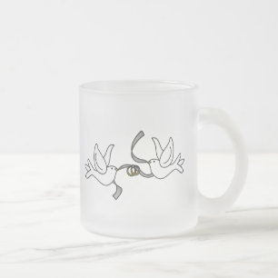 Tasse Givré Colombes de mariage avec des anneaux