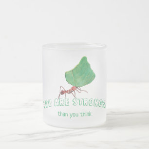 Tasse Givré Fourmi portant une grosse feuille
