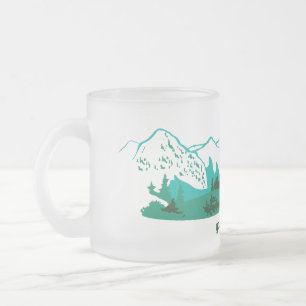 Tasse Givré La route dans les montagnes.