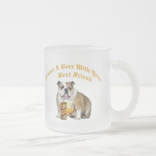 Tasse Givré Le bouledogue anglais partage la bière
