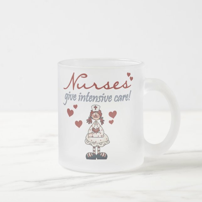 Tasse Givré Les infirmières donnent des T-shirts et des (Droit)