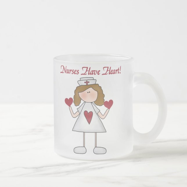 Tasse Givré Les infirmières ont des T-shirts cardiaques et des (Droit)