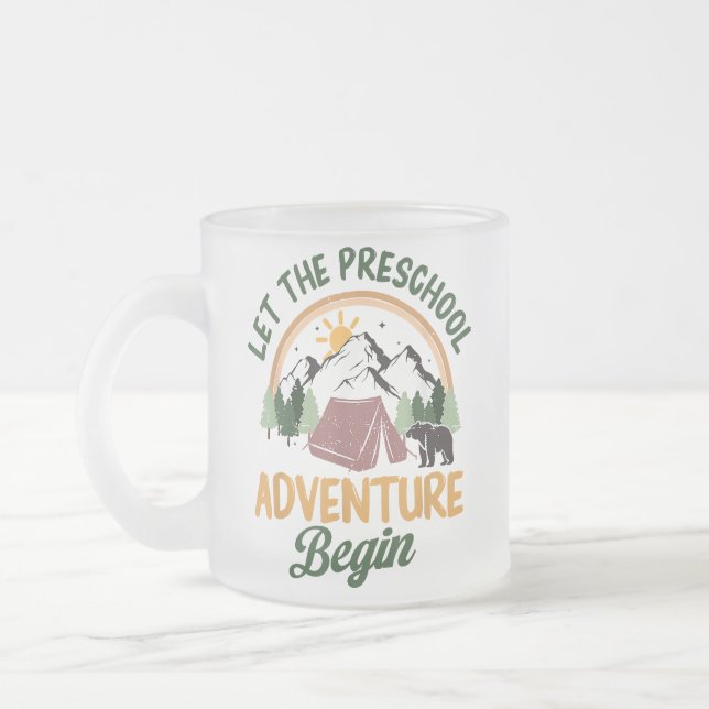 Tasse Givré Let The Preschool Adventure Begin Camping Back To  (Gauche)