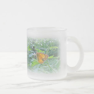 Tasse Givré Papillon sulpher à la périphérie de Woods