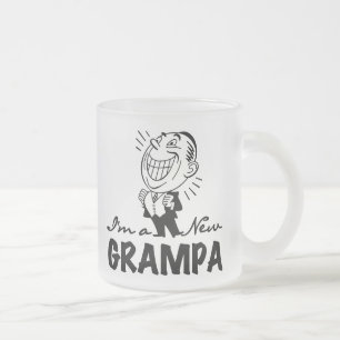Tasse Givré T-shirts et cadeaux souriants New Grampa