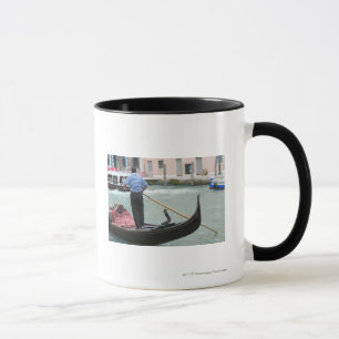 Tasse Gondoles dans le canal de Venise