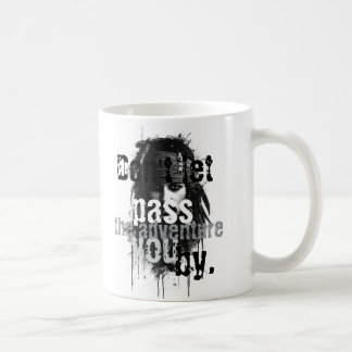 Tasse graffiti pour une aventure d'art de rue