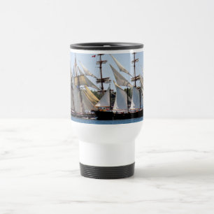 Tasse grande de festival de bateau