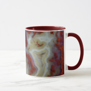 Tasse Gros plan sur une dalle d'agate mousse rouge