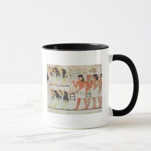 Tasse Groupe de personnes en deuil dans la procession