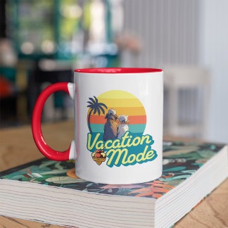 Tasse im Urlaubsmodus, tropischer Urlaub