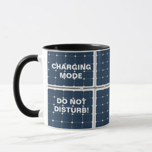 Tasse Image d'un panneau d'énergie solaire drôle