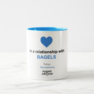 Tasse: In einem Verhältnis zu den Bageln Zweifarbige Tasse