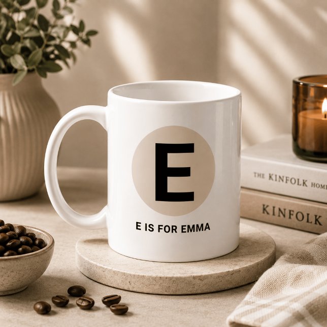 Tasse initiale moderne – Design “E est pour [Nom]” (Créateur téléchargé)