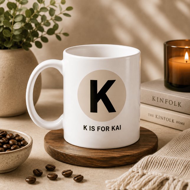 Tasse initiale moderne – Design “K est pour [Nom]” (Créateur téléchargé)